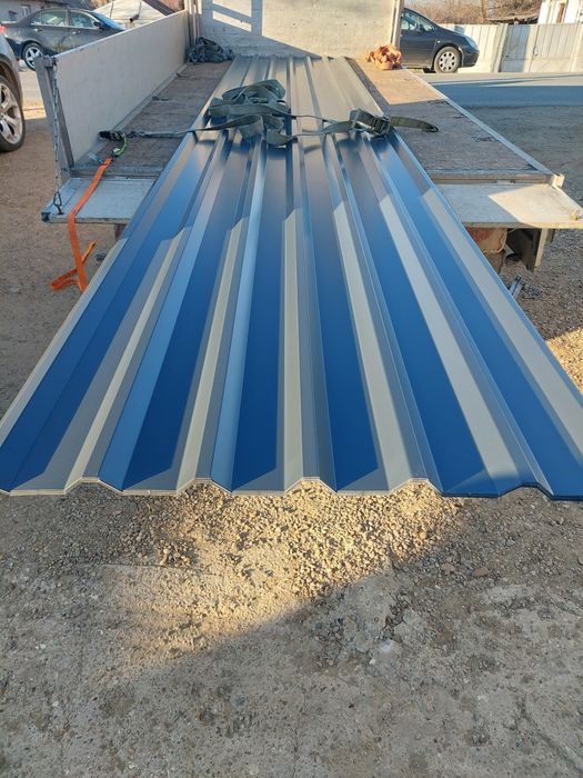 Vând tablă cutată 
Gri antracit 
6,10m lungime 
1,10m lățime 
0.40mm
2