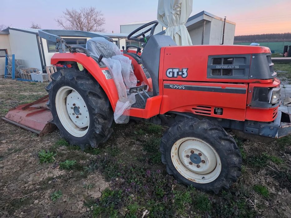 Vând tractor Kubota GT-3