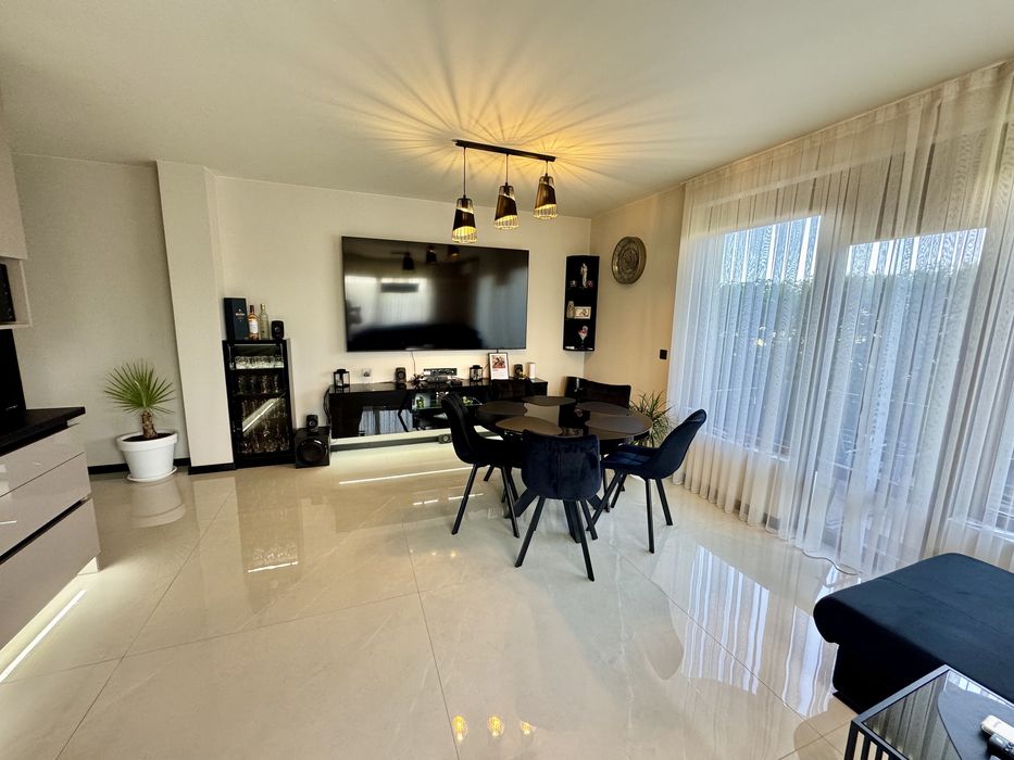 Дава се под наем Тристаен апартамент в с. Равда, Област Бургас - 80 кв.м за 193000 € - Снимка #2