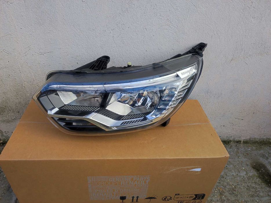 Far stanga dreapta Renault Express