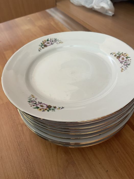 Комплект керамични чинии