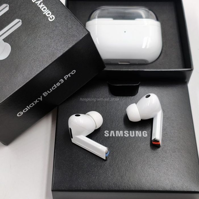 СРОЧНО ПРОДАМ Samsung Buds 3 Pro