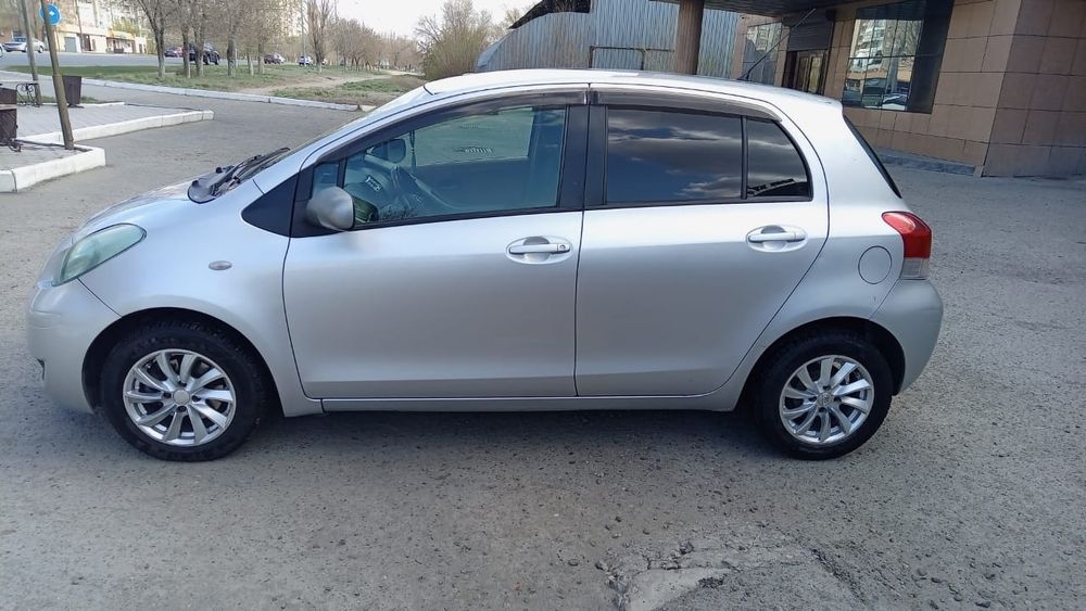 Продам Toyota Yaris 2010г