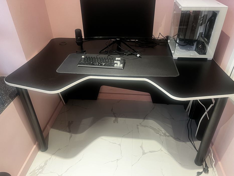 Игровой стол и стул