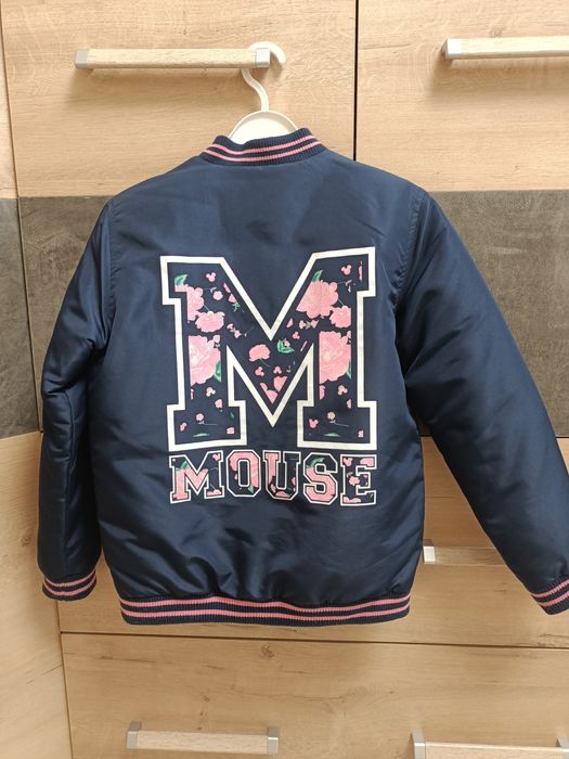 Куртка на девочку. Состояние новой