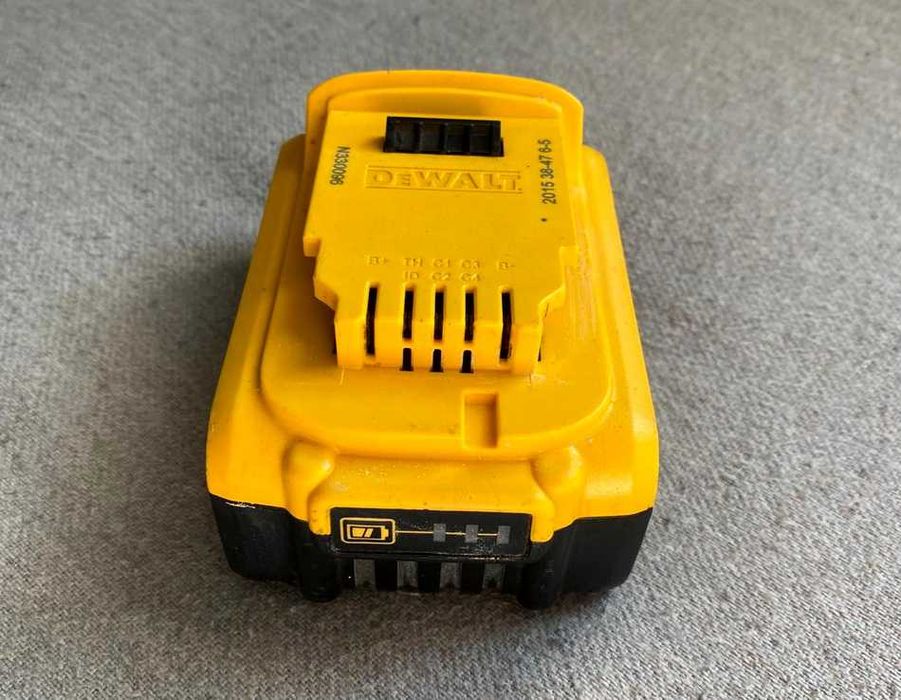 Acumulator DeWalt DCB182-XJ 18V 4.0Ah Li-Ion XR