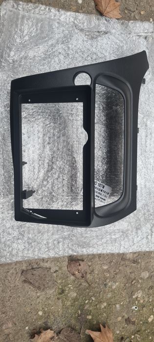 Рамка 9инча за хонда сивик и  rav 4