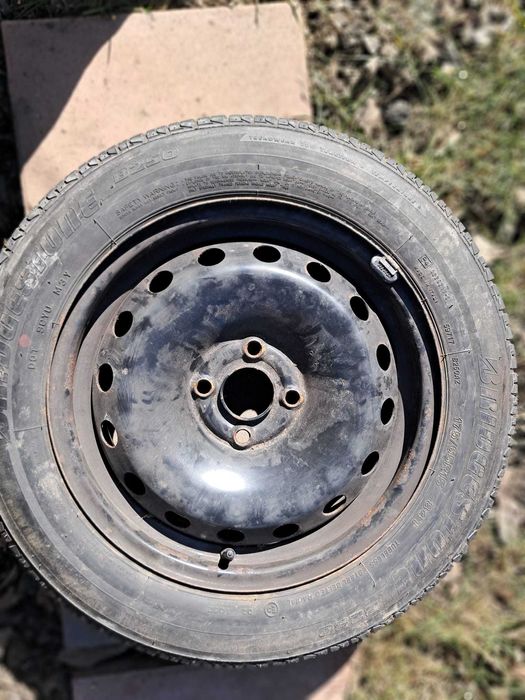 vand janta cu anvelopa si accesorii Fiat grande punto 1.4 benzina