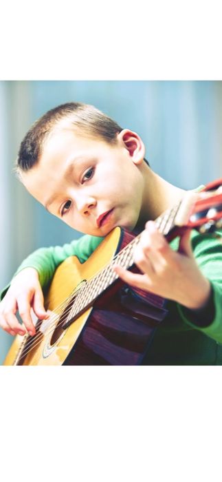 Обучаю Игре на Гитаре Детей Классика . По Собственной Методике .