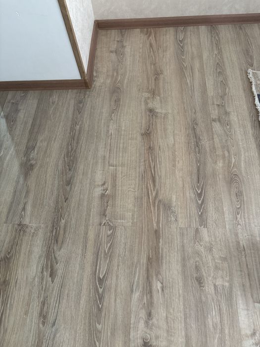 Ламинат в отличном состоянии.