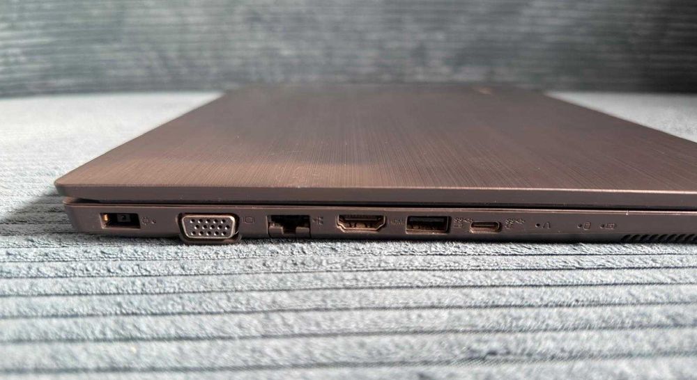 Laptop Lenovo V330-14IKB