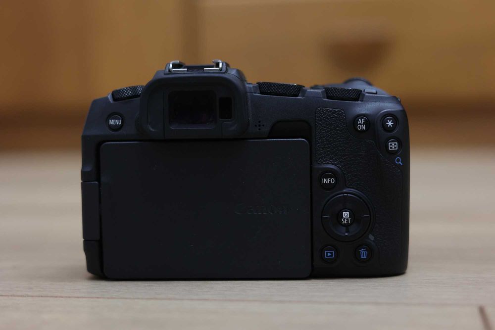 Canon EOS RP Body - Doar 5.000 cadre, ca NOU