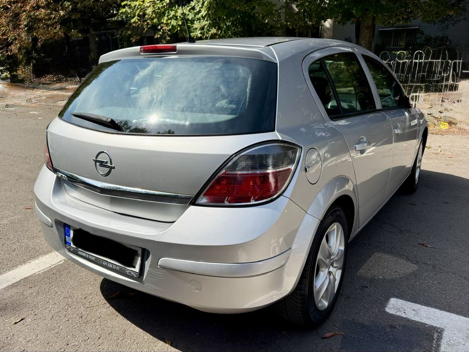 OPEL Astra 2011 — imagine 3