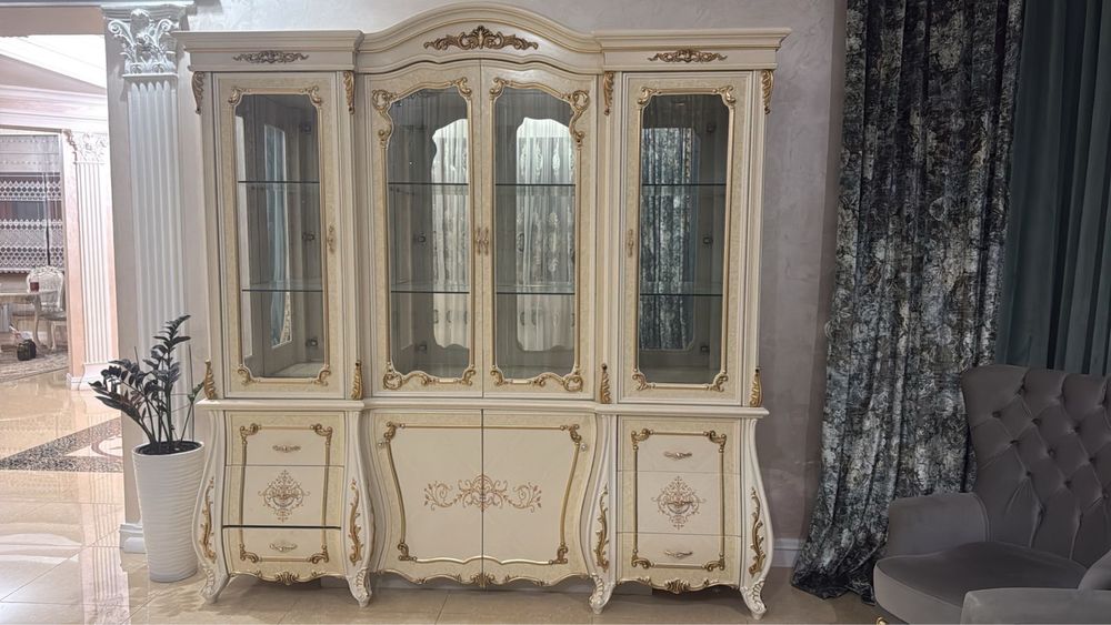 Продам срочно сервант