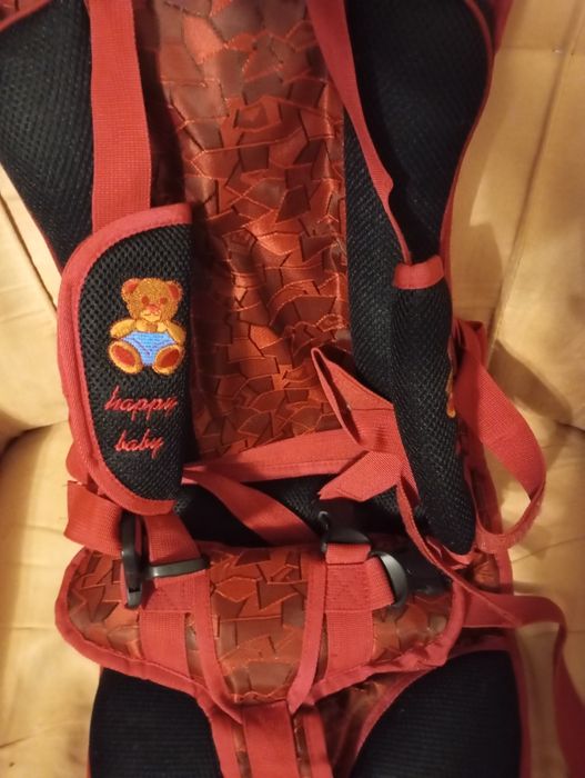 Бескаркасное детское автокресло