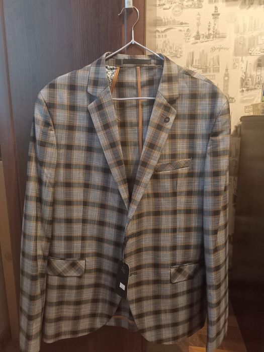 Срочно продам новый пиджак