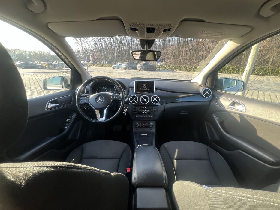 Mercedes B200 Automată | 1.6 Turbo Benzină | 2012 | 161.000 km | Piele
