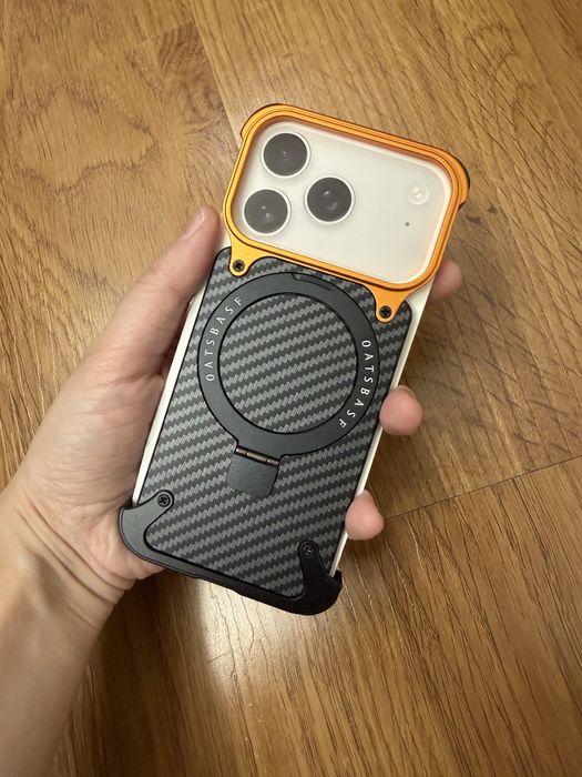 продам красивые чехлы на iPhone 17 pro