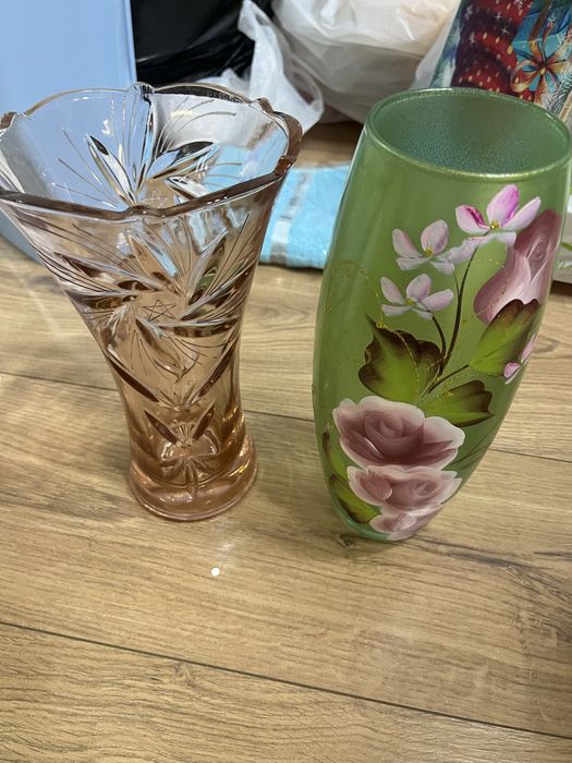 Отдам даром посуду и чемодан