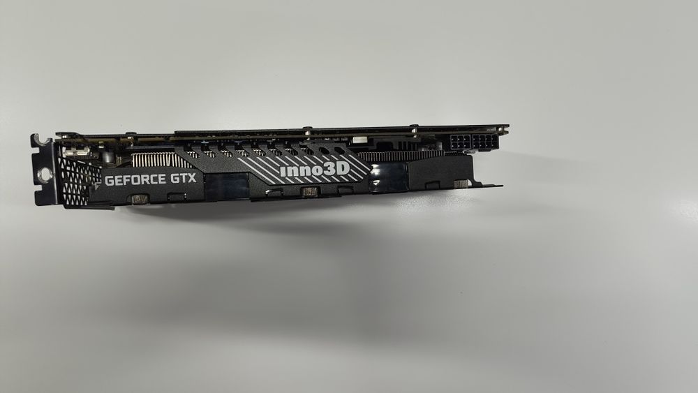 Продам видеокарту 1080 8 gb