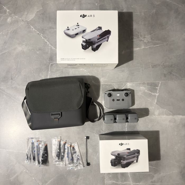 DJI Air 3 Fly More Combo - extra telecomanda RC2 si incarcator