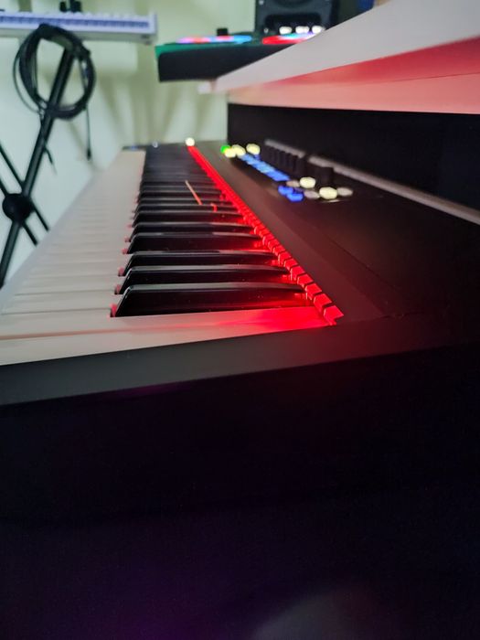 Клавиатура MIDI Native Instruments Komplete Kontrol S61