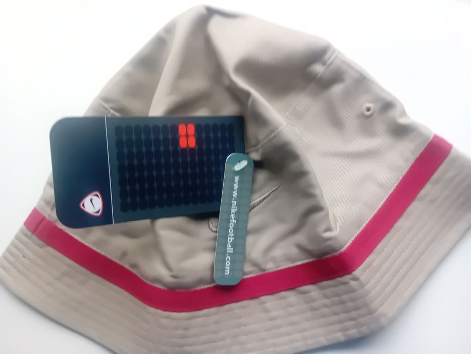 Двулицева шапка на Барселона