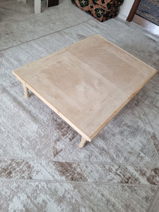 Стол обеденный для кухни