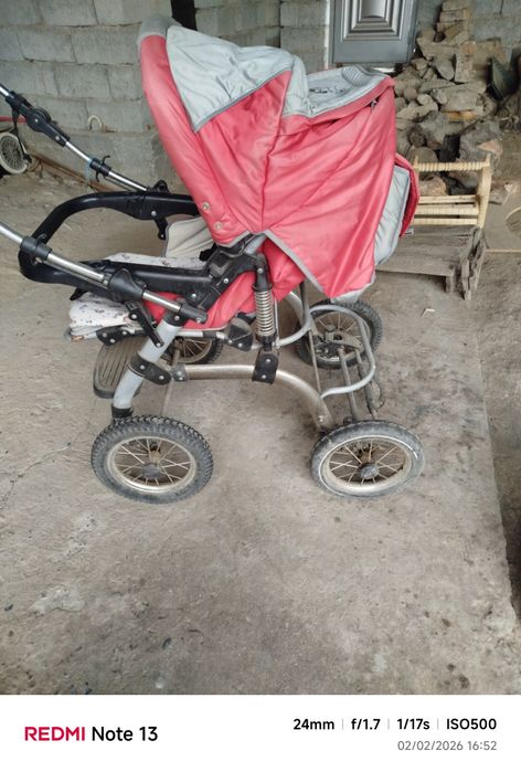 Kolyaska yosh bolalarga