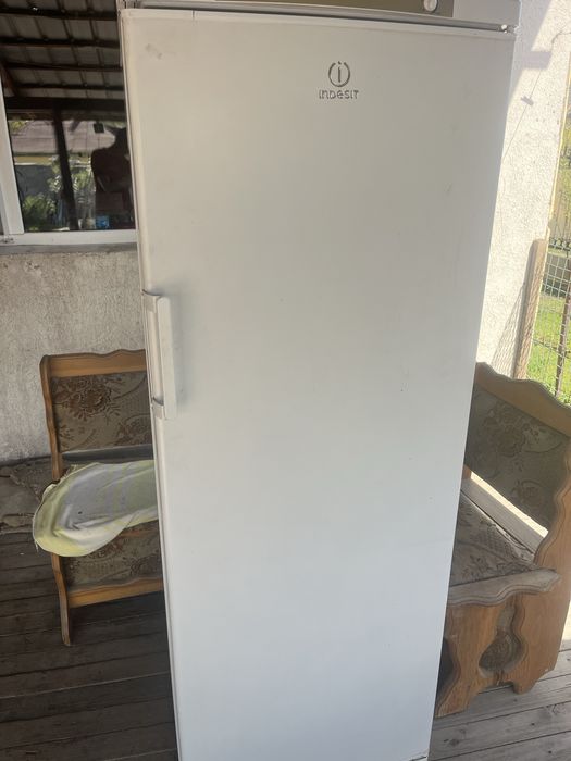 Продам два морозильника