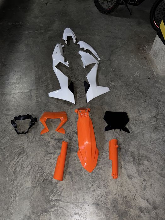 Продам комплект пластика на мотоцикл KTM TBI 24, KEWS K23, GR 8