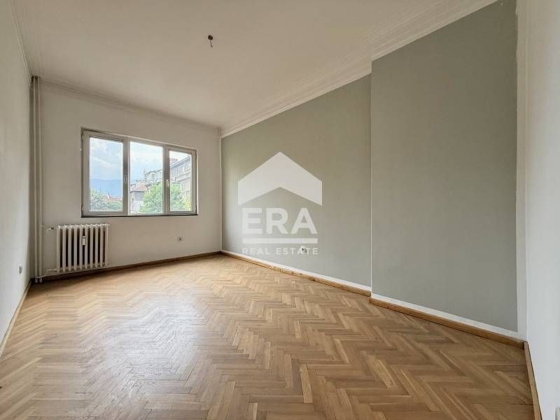 Продава се Четиристаен апартамент в София, Докторски паметник - 128 кв.м за 2949 €/кв.м - Снимка #5