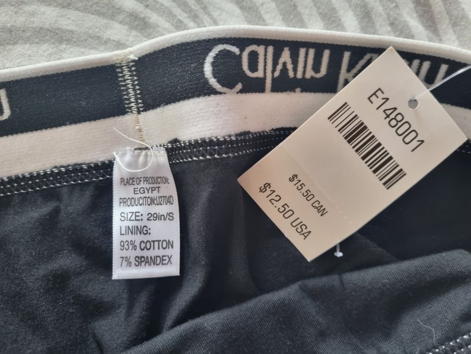 Бельо Calvin Klein и бански