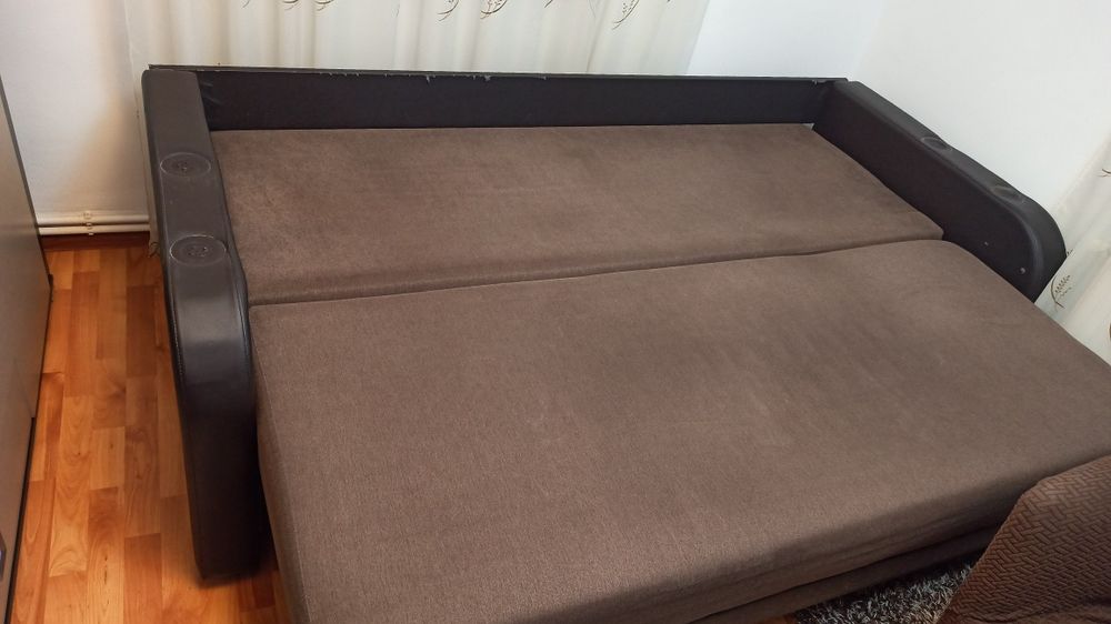 Vând canapea extensibila