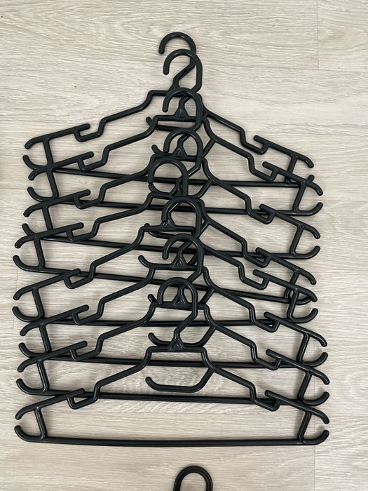 Вешалки пласмасовые