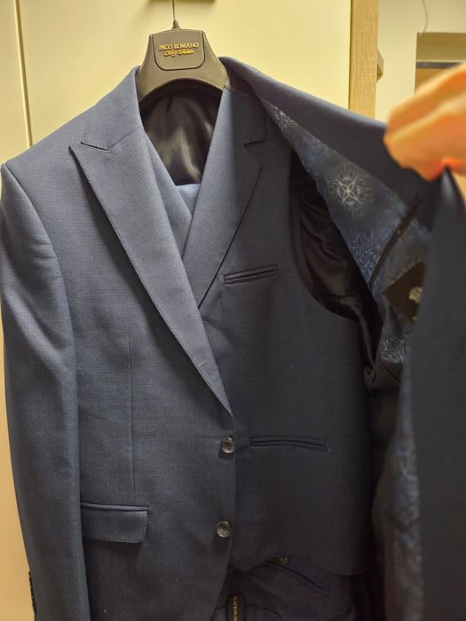 Costum barbatesc bleumarin