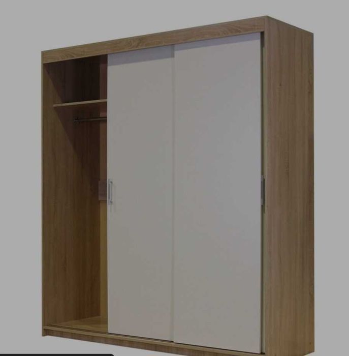 Гардероб почти нов