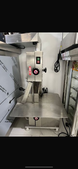 Tăietor de oase  electric