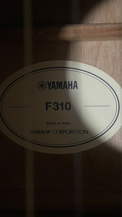 Продам гитару новую ямаха