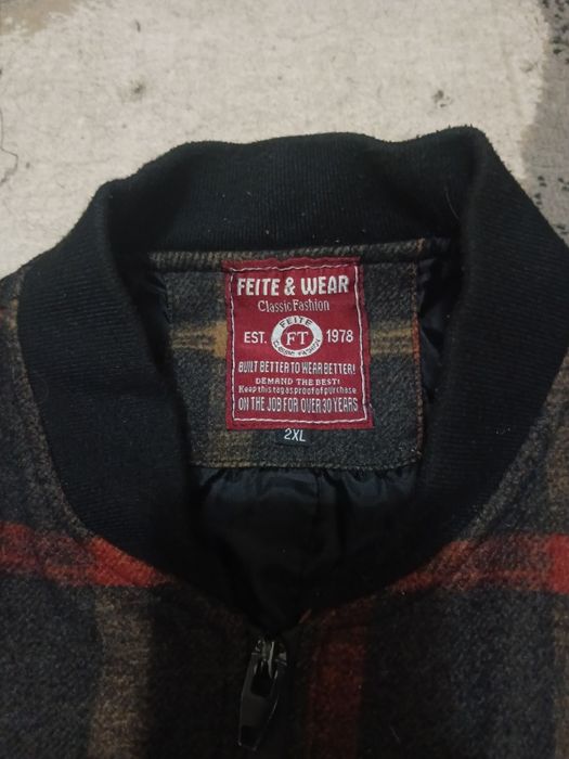 Продам мужскую куртку осеняя лёгкая.