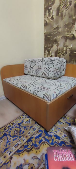 Продаю старую мебель .