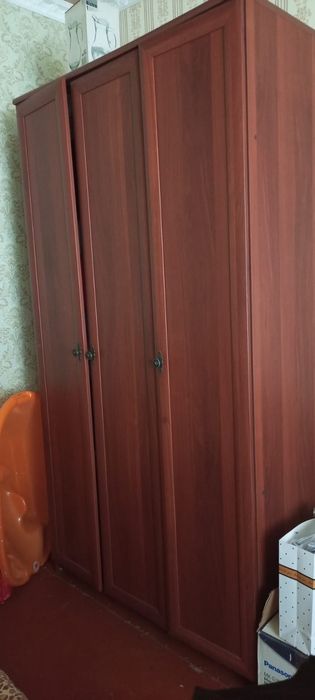 Продам спальный гарнитур