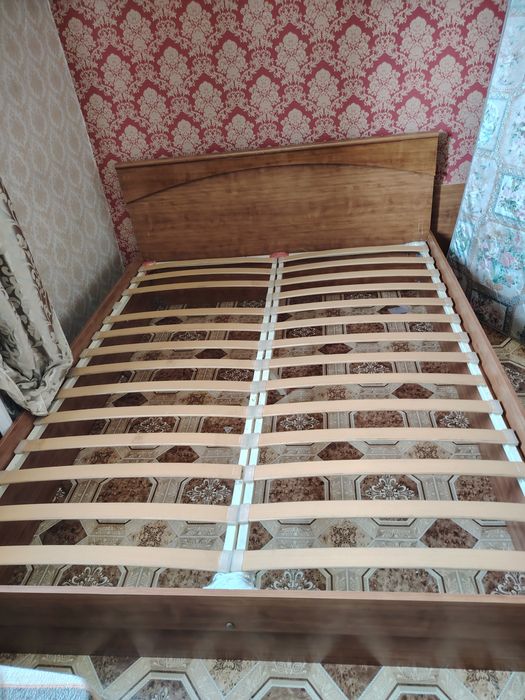 Продам диван вместе трюмо