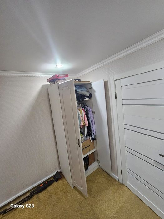 Продам шкаф и стол