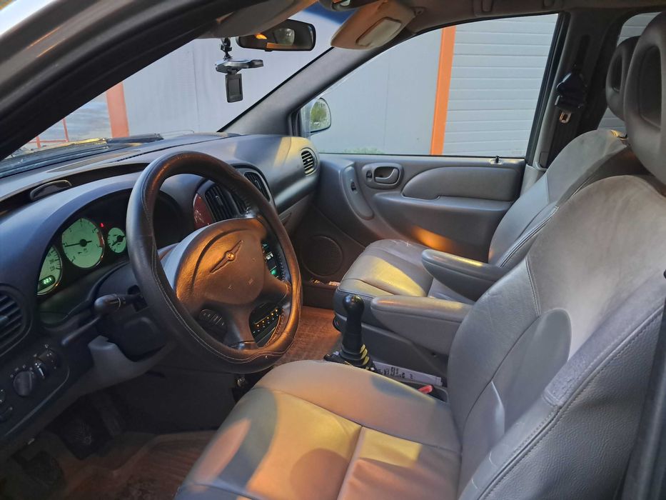 КРАЙСЛЕР ВОЯДЖЪР  2.5 ТД , 143 кс , 2003 г. 12 м.