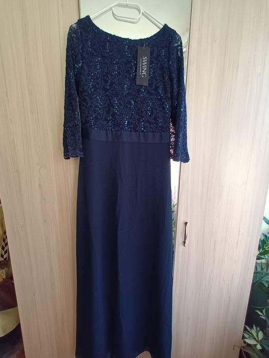 Нова официална рокля Swing