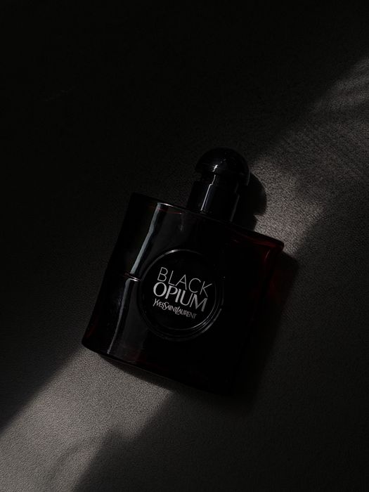Yves Saint Laurent Black Opium Over Red
