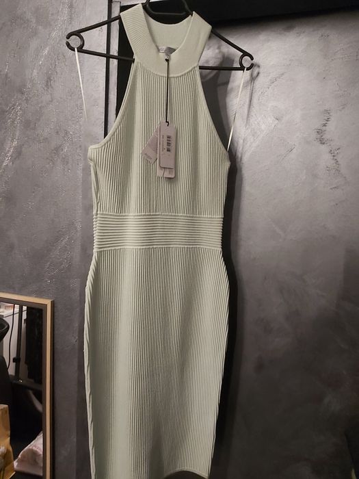 Продавам дрехи на едро