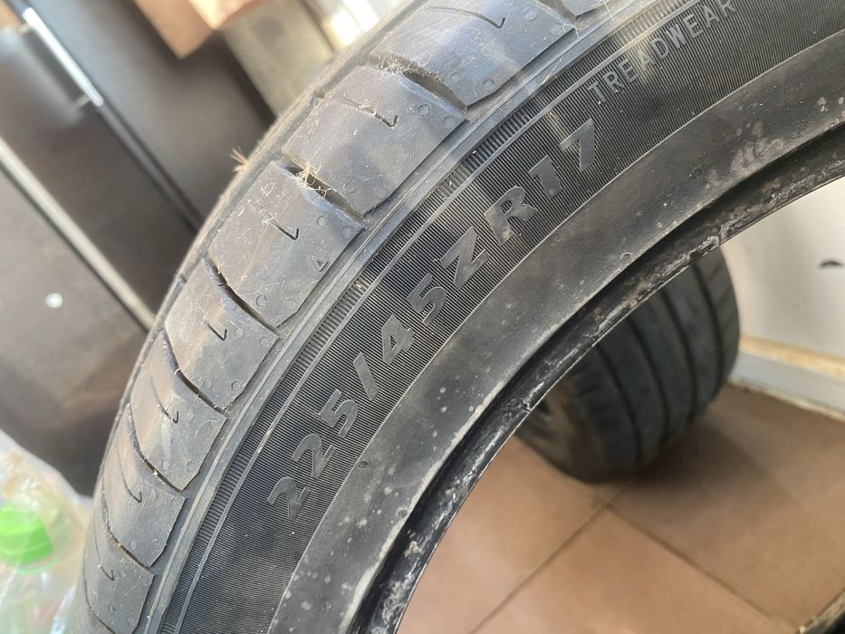 Vand 2 anvelope vara 225/45 R17