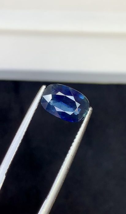 Сапфир от Сиам с швейцарски сертификат